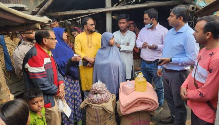 সিংড়ায় দূর্ঘটনায় নিহত তিন পরিবারের পাশে – প্রতিমন্ত্রী পলক