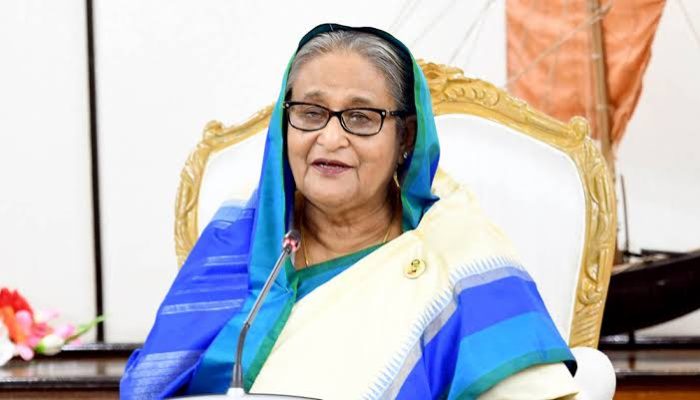 শিক্ষার হার বাড়াতে প্রধানমন্ত্রীর গুরুত্বারোপ