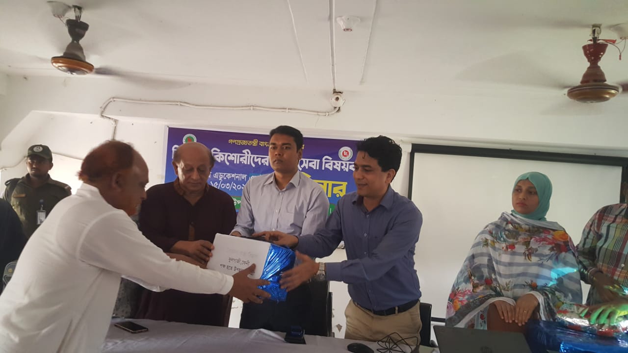 ধর্মপুর এডুকেশনাল স্টেটে শিক্ষার্থীদের মাঝে স্বাস্থ্য সেবা।
