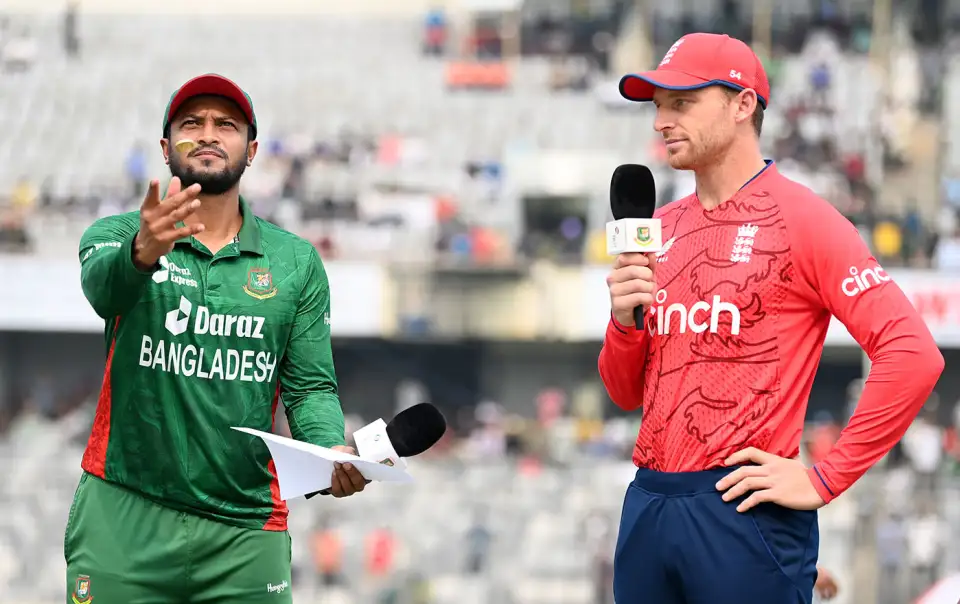 ইংল্যান্ডের বিপক্ষে টস হেরে ব্যাটিংয়ে বাংলাদেশ