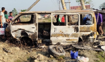 ত্রিশালে মাইক্রোবাস খাদে পড়ে বিস্ফোরণ, নিহত ৪