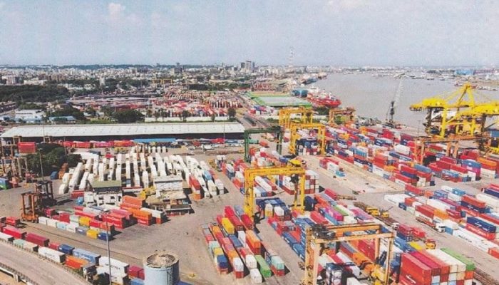 ৪৮ ঘণ্টা পর চট্টগ্রাম বন্দরের স্বাভাবিক কার্যক্রম শুরু