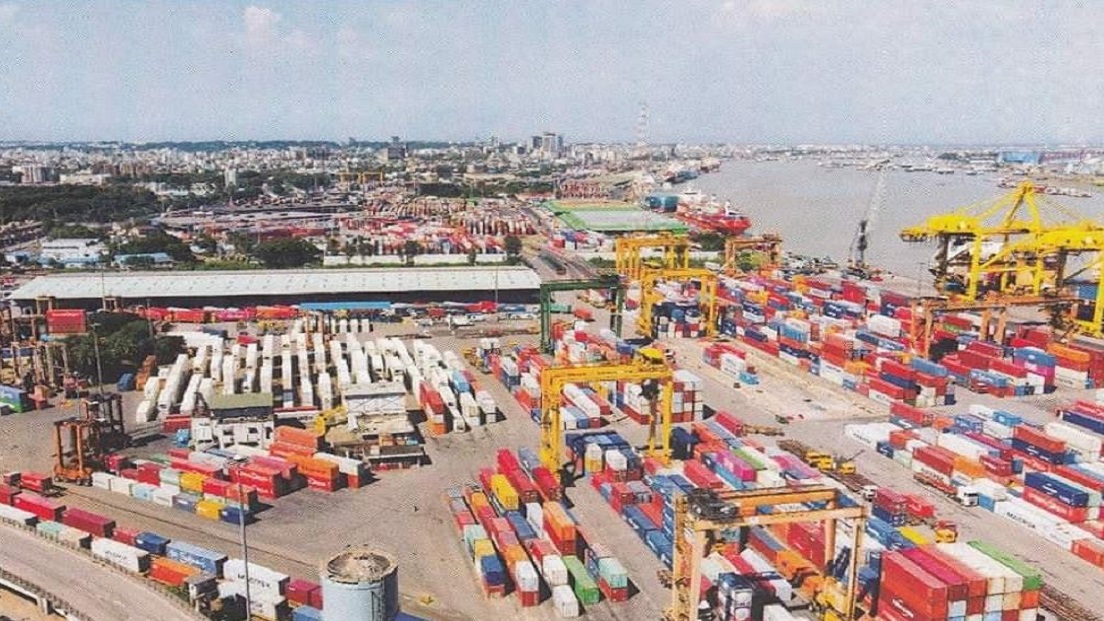 ৪৮ ঘণ্টা পর চট্টগ্রাম বন্দরের স্বাভাবিক কার্যক্রম শুরু