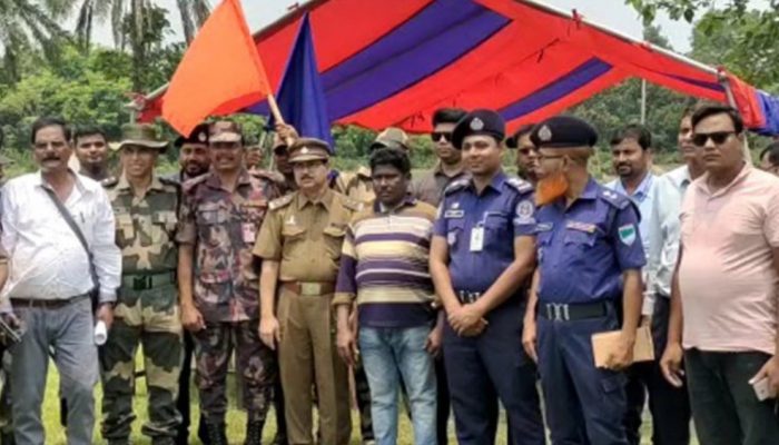 বাংলাদেশে অবৈধভাবে অনুপ্রবেশের দায়ে ১৫ মাস সাজাভোগ শেষে দেশে ফিরলেন ভারতীয় এক নাগরিক