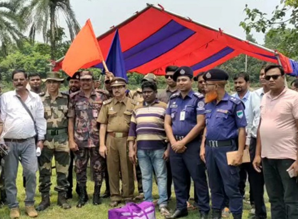 বাংলাদেশে অবৈধভাবে অনুপ্রবেশের দায়ে ১৫ মাস সাজাভোগ শেষে দেশে ফিরলেন ভারতীয় এক নাগরিক