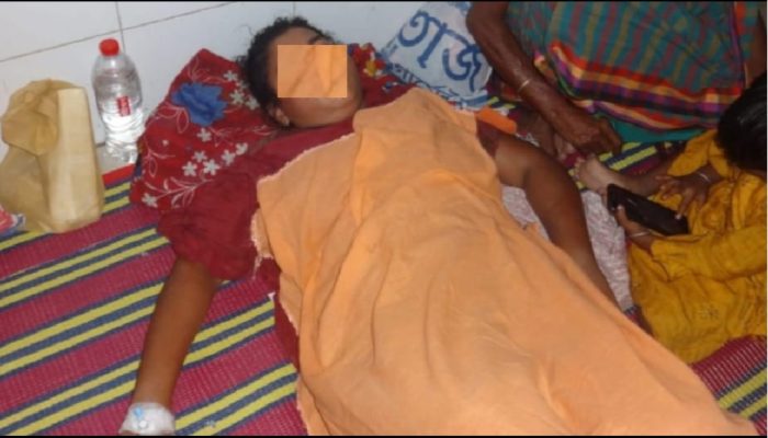 যৌতুকের দাবিতে শারীরিক নির্যাতনের শিকার স্ত্রী। মূমুর্ষুু অবস্থায় সদর হাসপাতালে ভর্তি