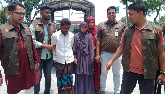 ঝিনাইদহে ঘুমন্ত নারীদের নগ্ন, অর্ধনগ্ন ভিডিও ধারণের অভিযোগে দুইজন গ্রেফতার।