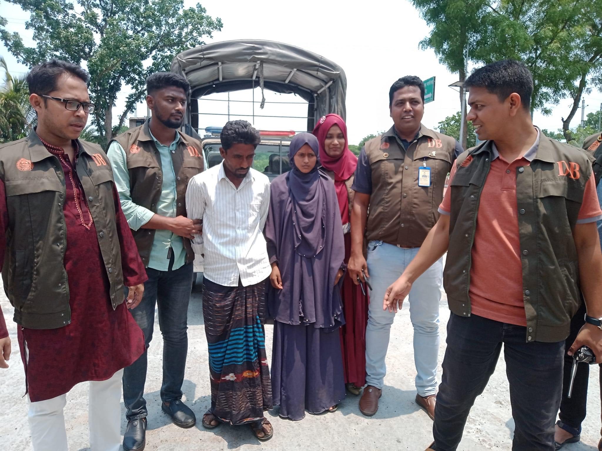 ঝিনাইদহে ঘুমন্ত নারীদের নগ্ন, অর্ধনগ্ন ভিডিও ধারণের অভিযোগে দুইজন গ্রেফতার।