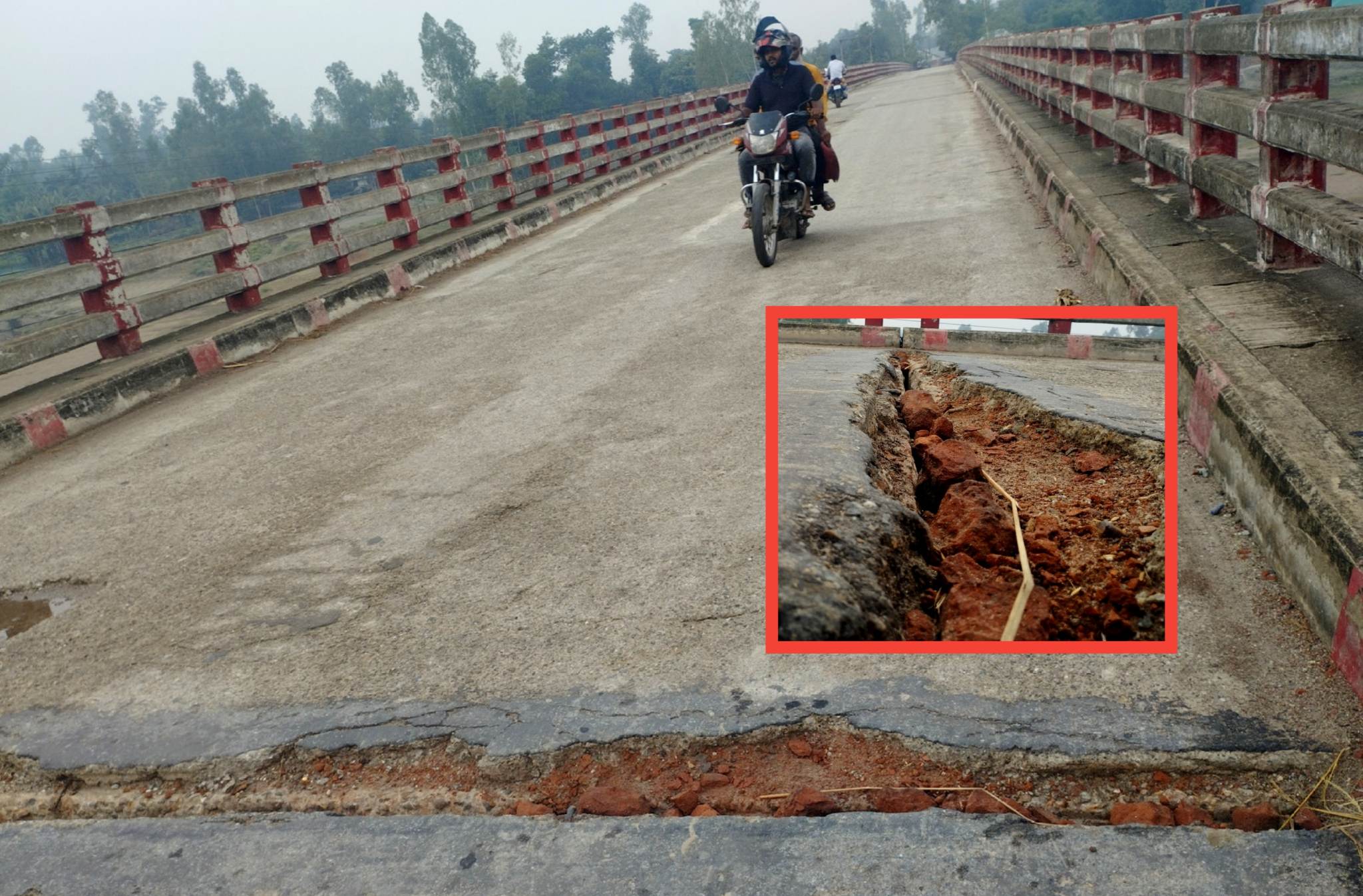 ধুনটে মাদকসেবীদের বিরুদ্ধে ব্রিজের লোহার চুরির অভিযোগ 