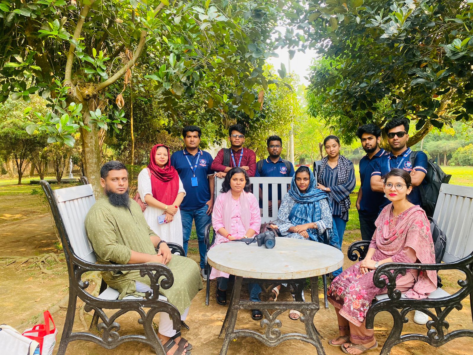 হুমায়ূন আহমেদ সম্পর্কে জানতে নুহাশ পল্লীতে অতীশ দীপঙ্করের শিক্ষার্থীরা