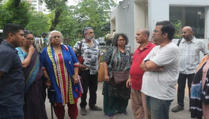 তিন সমন্বয়কের খোঁজে ডিবি কার্যালয়ে ১২ শিক্ষক