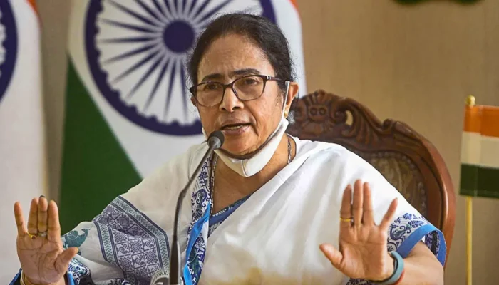বাংলাদেশ নিয়ে মমতার বক্তব্য : আমাকে পররাষ্ট্রনীতি শেখাতে হবে না