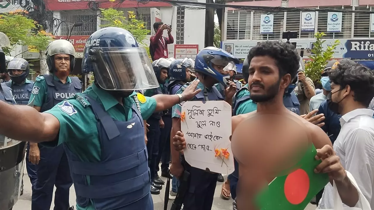 সিলেটে ধাওয়া-পাল্টা ধাওয়ায় ৩০ শিক্ষার্থী আহত