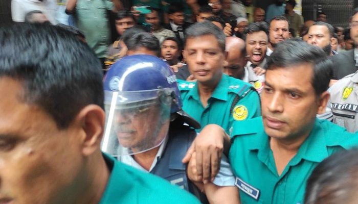 সাবেক মন্ত্রী ফারুক খান দুইদিনের রিমান্ডে