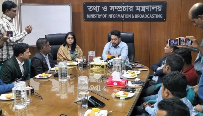 গণমাধ্যমে হামলা মেনে নেব না, অবশ্যই ব্যবস্থা নেব: তথ্য উপদেষ্টা