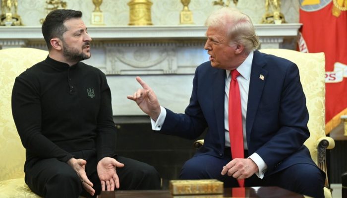 ইউক্রেনে সামরিক সহযোগিতা বন্ধ করলেন ট্রাম্প