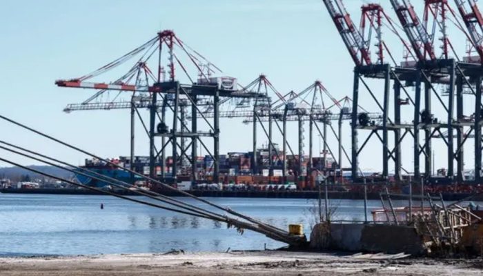 যুক্তরাষ্ট্রের বিরুদ্ধে চীন ও কানাডার পাল্টা শুল্ক আরোপের ঘোষণা