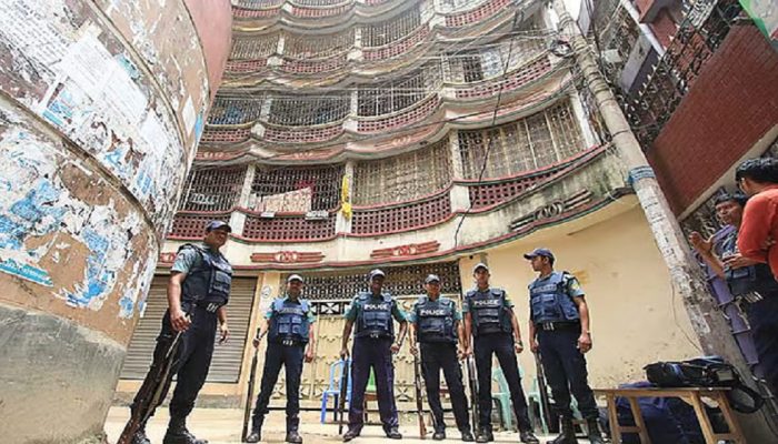 সাবেক আইজিপি শহীদুলসহ ৩ জন গ্রেপ্তার