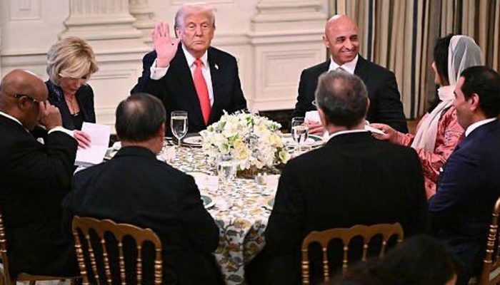 ‘রমজান মুবারক’ বলে মুসলিমদের শুভেচ্ছা জানালেন ট্রাম্প