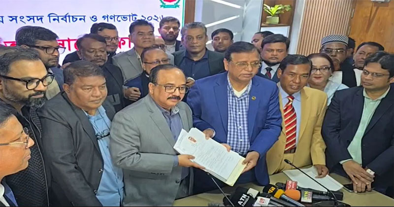 ঢাকা-১৭ আসনে তারেক রহমানের মনোনয়নপত্র দাখিল