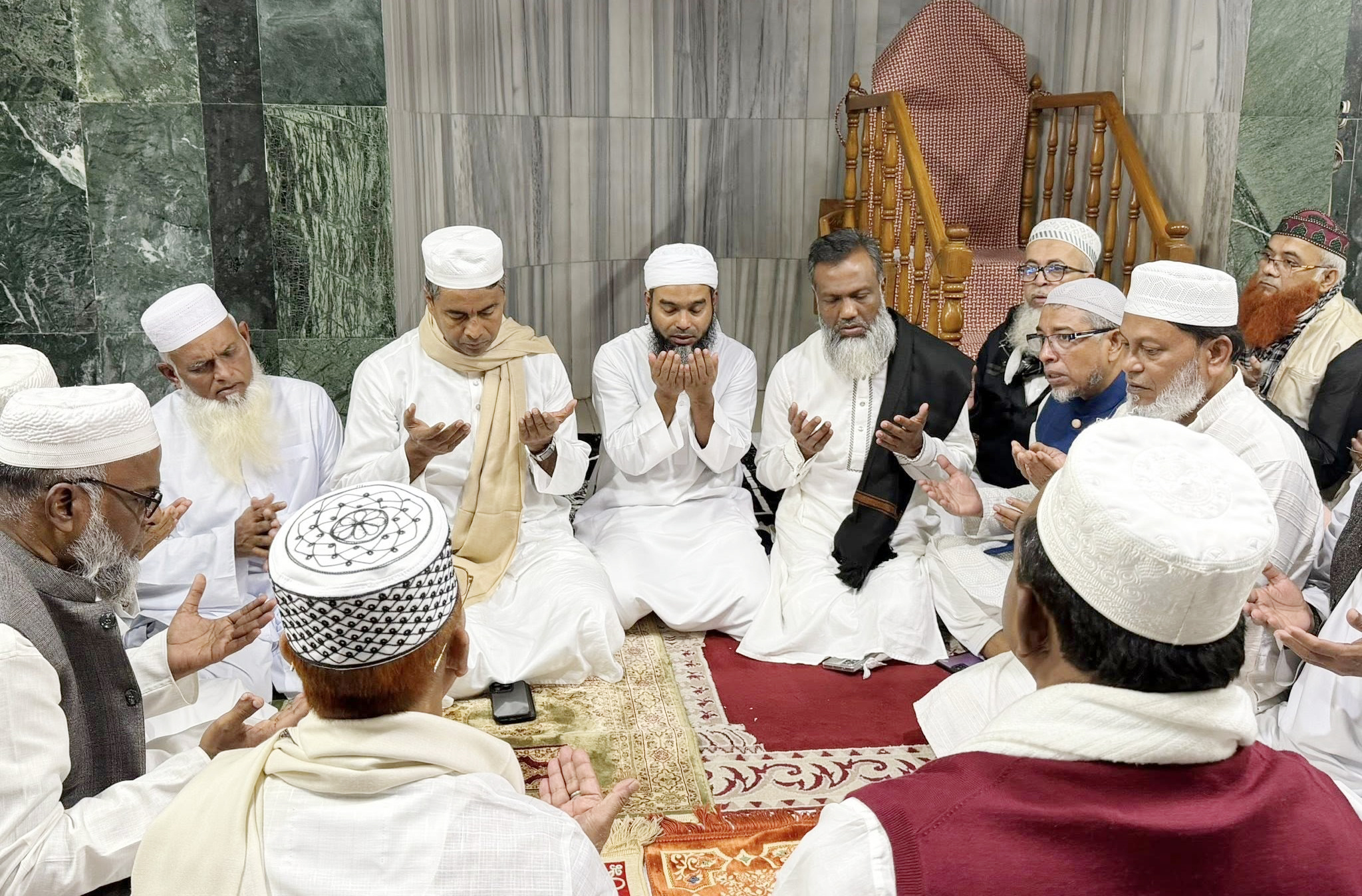 জুমার নামাজ শেষে দেশনেত্রী বেগম খালেদা জিয়ার রুহের মাগফিরাত কামনায় দোয়া