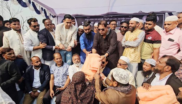 মুড়াপাড়ায় মানবতার সেবায় দিপু ভূঁইয়া: বেগম জিয়ার মাগফিরাত কামনায় দোয়া ও শীতবস্ত্র বিতরণ