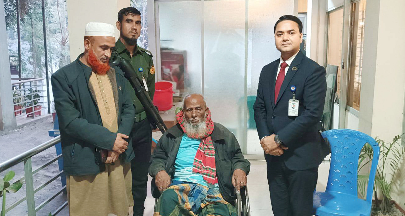 রূপগঞ্জে মানবিকতার উজ্জ্বল দৃষ্টান্ত স্থাপন করলেন ইউএনও মো. সাইফুল ইসলাম