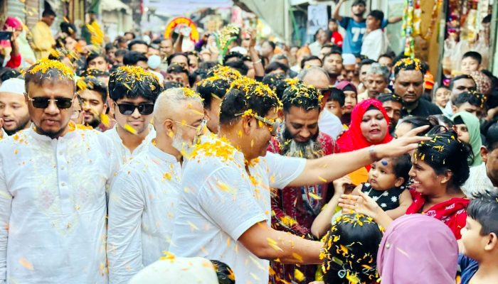 নির্বাচনী প্রচারণায় চনপাড়ায় দিপু ভূঁইয়া, উচ্ছ্বাসে ভাসছে জনতা