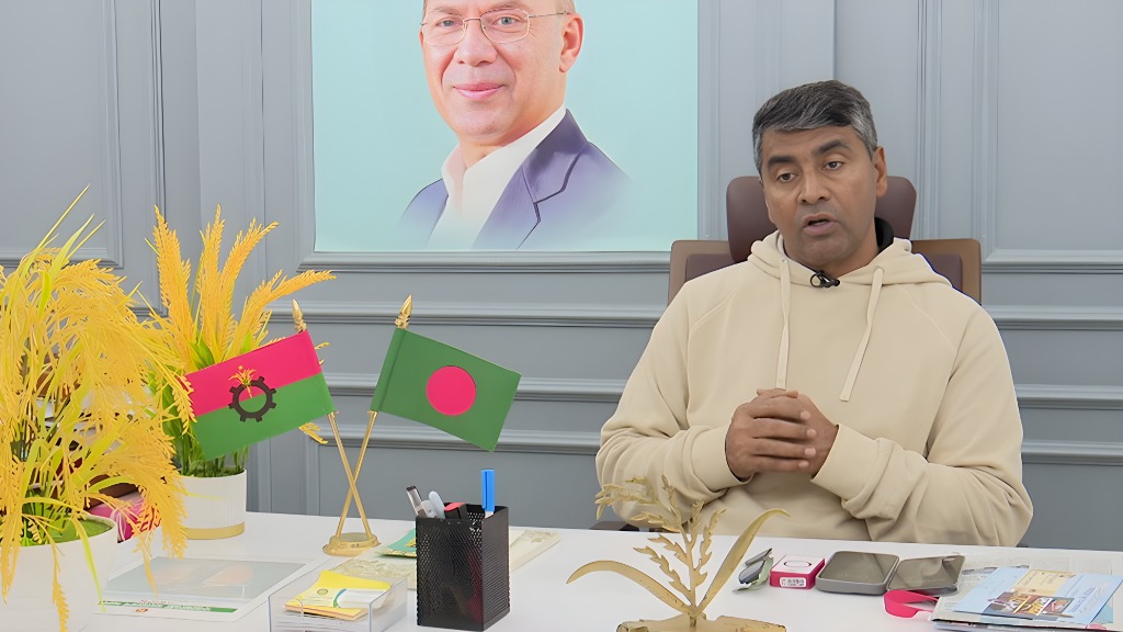 ঢাকা-১৮ আসনের ব্যতিক্রমী প্রচারণা, ভোটারদের প্রশংসা কুড়ালেন বিএনপি প্রার্থী এস এম জাহাঙ্গীর