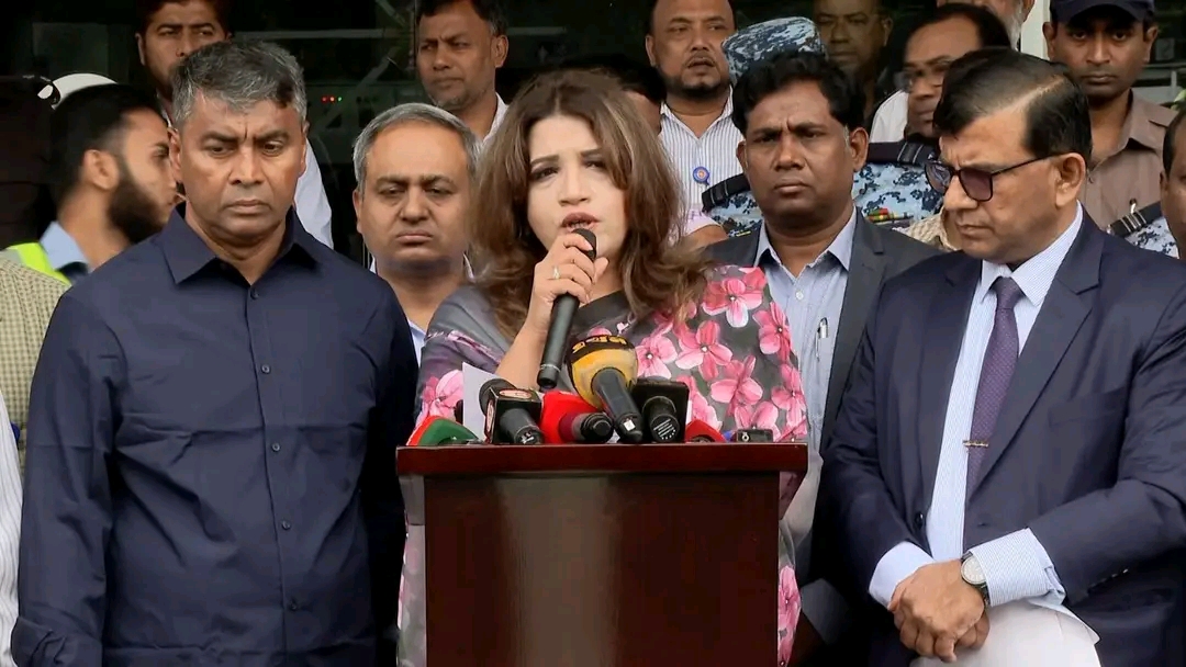 প্রবাসী শাহ আলমের মরদেহ দেশে পৌঁছেছে, বিমানবন্দরে রাষ্ট্রীয় মর্যাদায় গ্রহণ