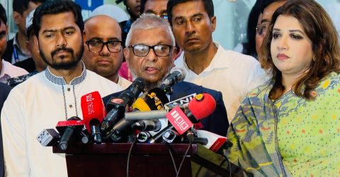 মধ্যপ্রাচ্য যুদ্ধে নিহত প্রবাসী এস এম তারেকের মরদেহ দেশে পৌঁছেছে, পাশে থাকার আশ্বাস সরকারের