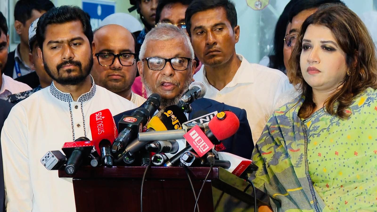 মধ্যপ্রাচ্য যুদ্ধে নিহত প্রবাসী এস এম তারেকের মরদেহ দেশে পৌঁছেছে, পাশে থাকার আশ্বাস সরকারের